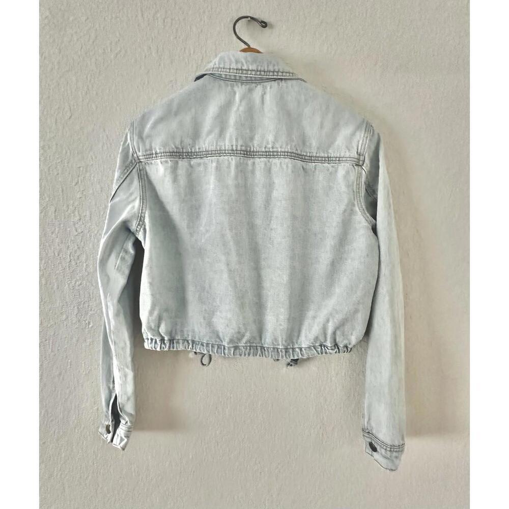 Mono B Women's Light-wash Denim Cropped Jean Jacket Pockets Drawstring Hem Small - Picture 3 of 14